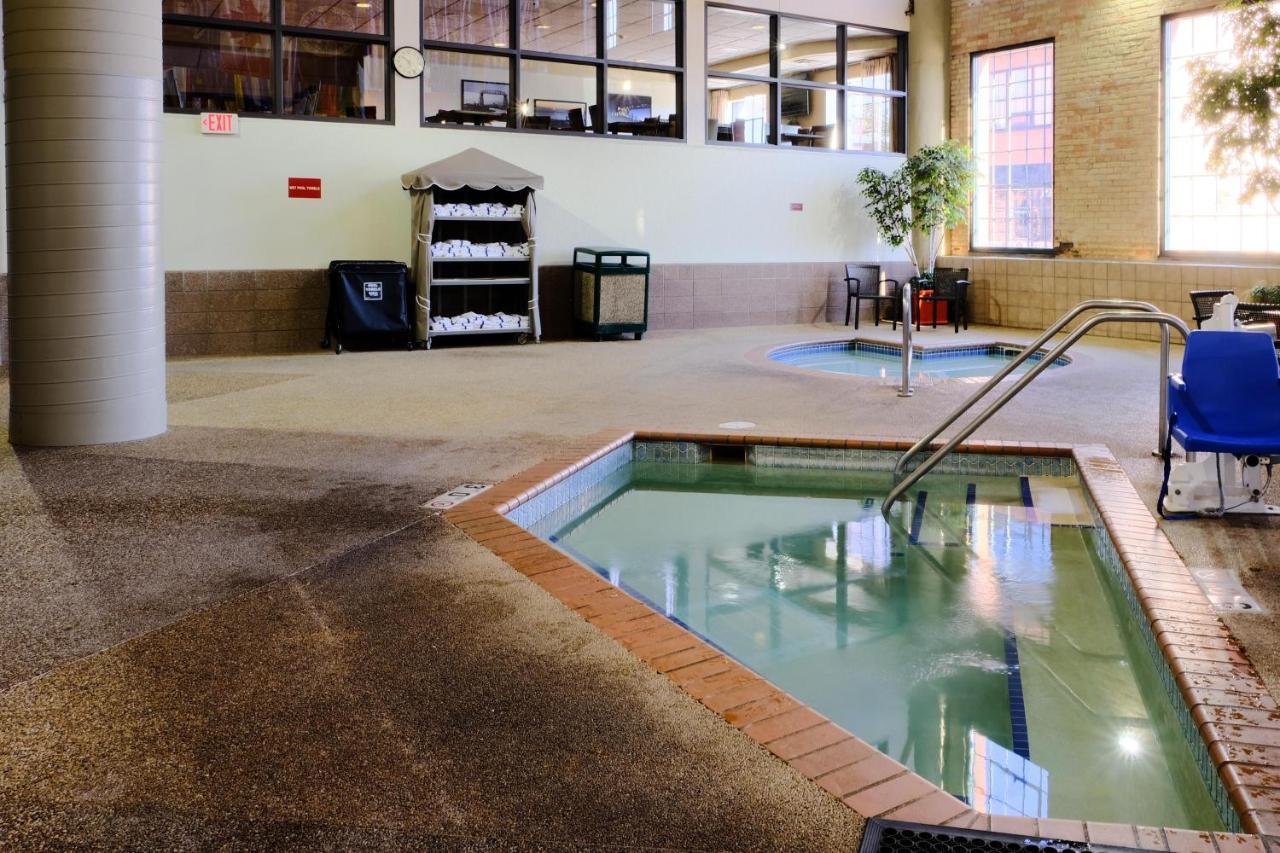 דולות Pet-Friendly Canal Park Condonear Lakewalk Pool מראה חיצוני תמונה